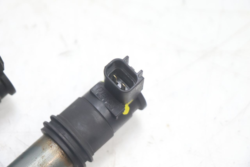 photo de IGNITION COIL SUZUKI BURGMAN EXECUTIVE ABS 650 (2006 - 2012) - Alternative perspective