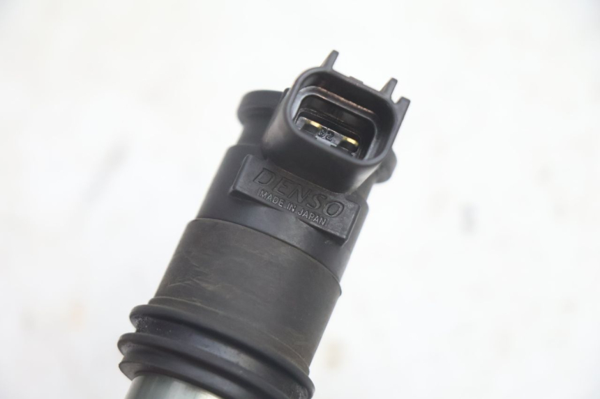 photo de IGNITION COIL SUZUKI BURGMAN EXECUTIVE ABS 650 (2006 - 2012) - Alternative perspective