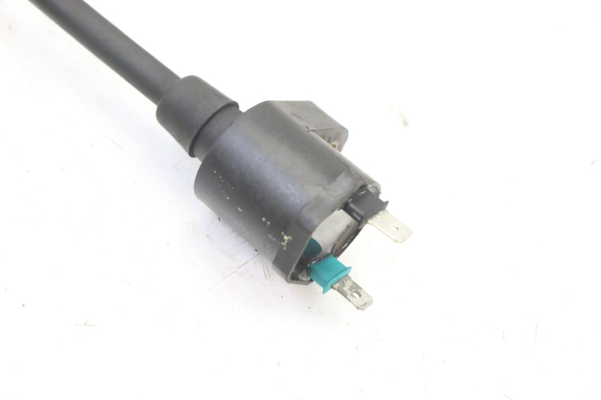 photo de IGNITION COIL PEUGEOT ELYSEO 125 (1999 - 2004) - Fixing points details