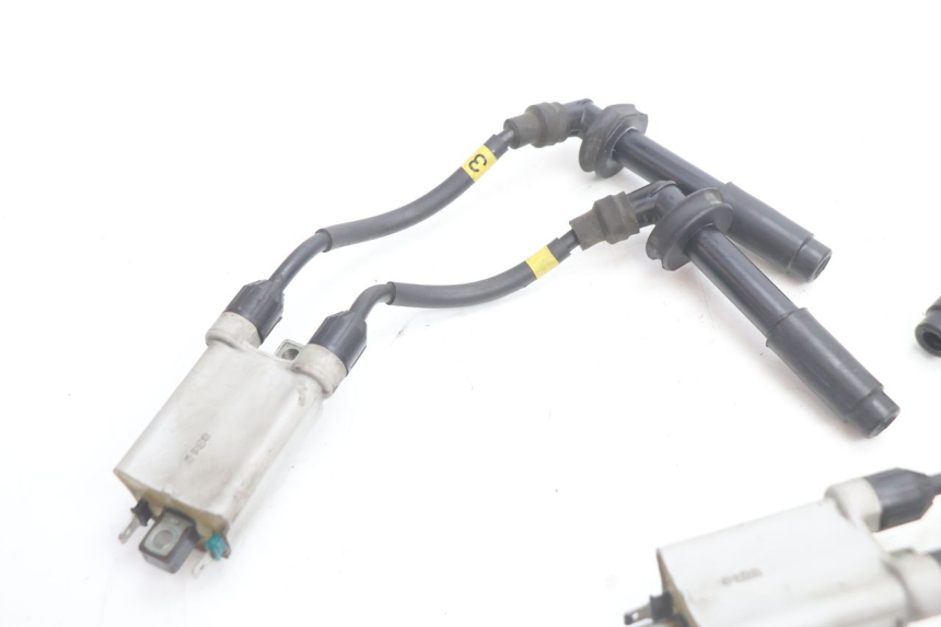 photo de IGNITION COIL KAWASAKI GPX F ZX750F 750 (1986 - 1990) - Checked used part