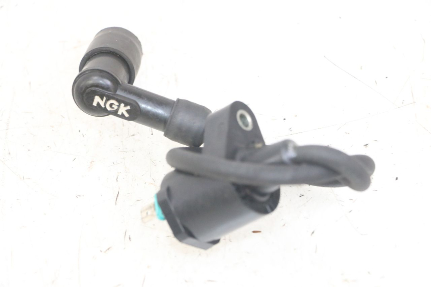 photo de IGNITION COIL PEUGEOT JET FORCE CARBU 50 (2003 - 2016) - Alternative perspective