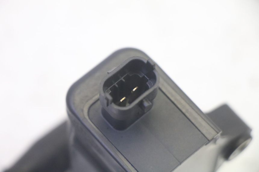photo de IGNITION COIL PIAGGIO MP3 HPE 350 (2018 - 2020) - Alternative perspective