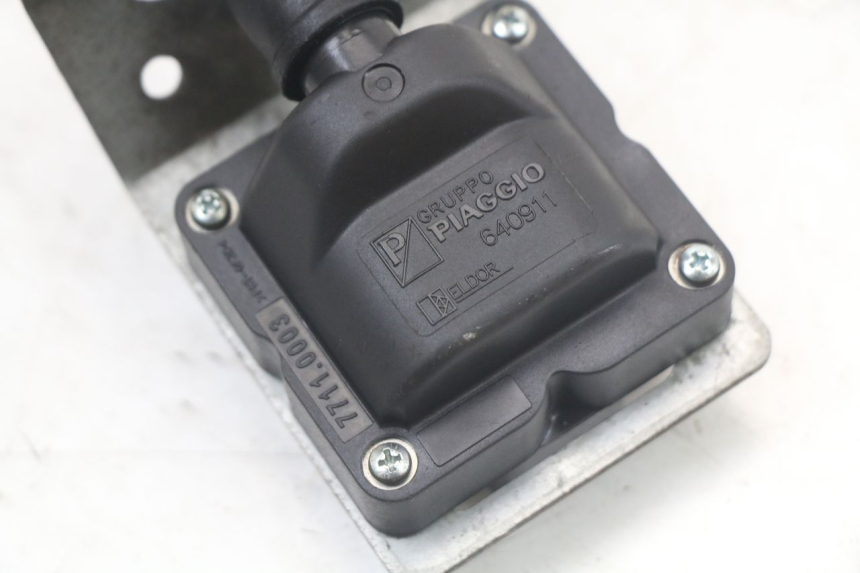 photo de COIL PIAGGIO MP3 LT 400 (2007 - 2012) - Technical close-up