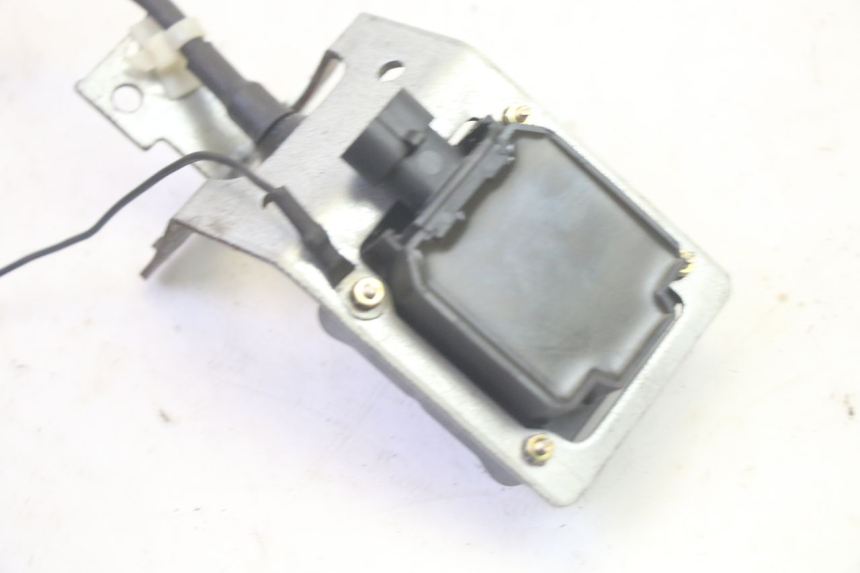 photo de COIL PIAGGIO MP3 LT 400 (2007 - 2012) - Fixing points details