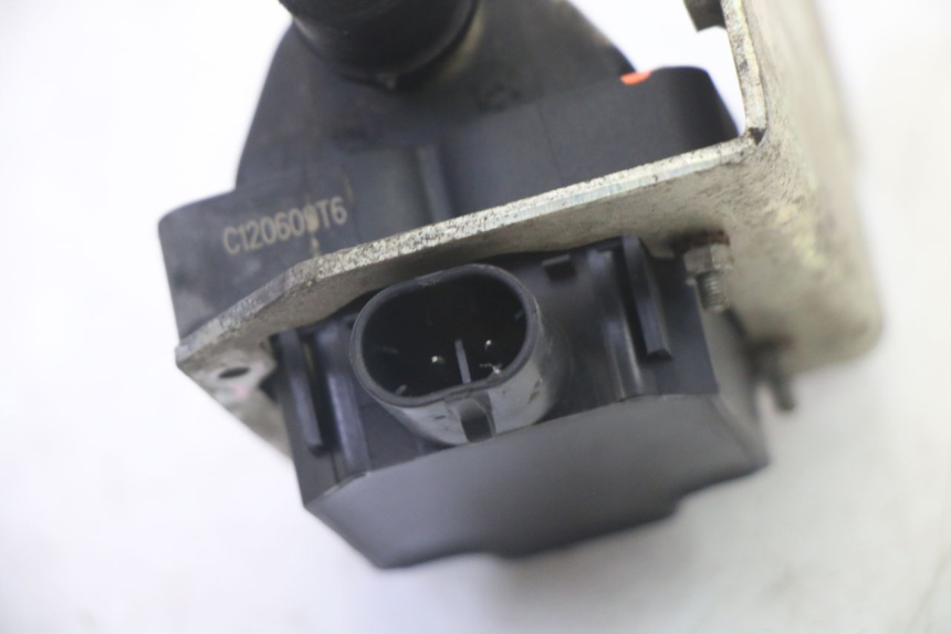 photo de COIL PIAGGIO MP3 RL 250 (2006 - 2010) - Fixing points details