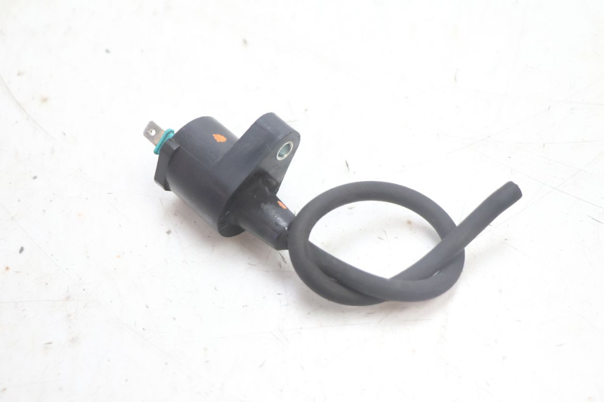 photo de IGNITION COIL PIAGGIO MP3 125 (2006 - 2014) - Alternative perspective