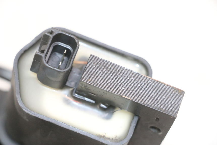 photo de IGNITION COIL PEUGEOT SATELIS COMPRESSOR K15 125 (2006 - 2009) - Component detail