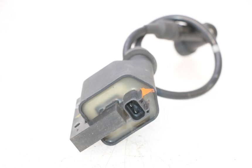 photo de IGNITION COIL PEUGEOT SATELIS COMPRESSOR K15 125 (2006 - 2009) - Alternative perspective