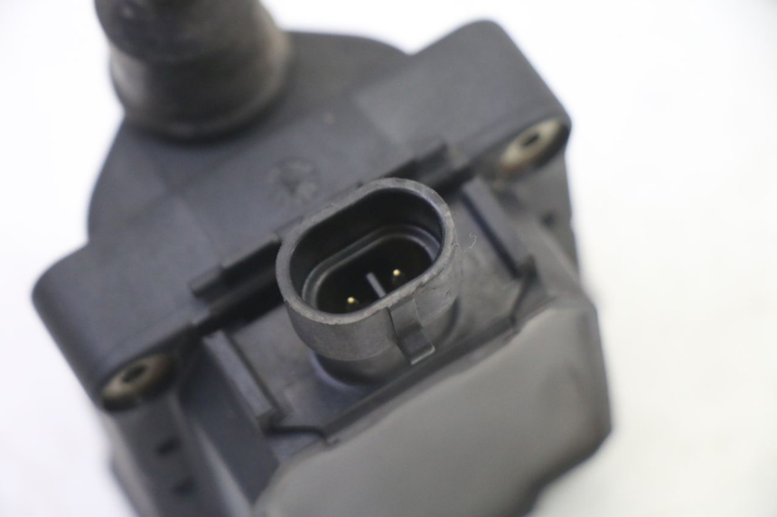 photo de IGNITION COIL PEUGEOT SATELIS 250 (2006 - 2012) - Surface and material condition