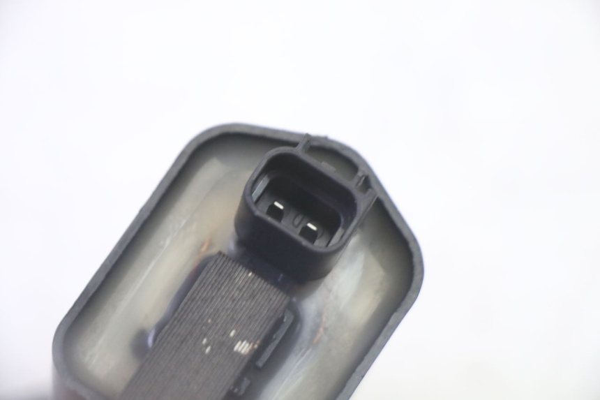 photo de COIL PEUGEOT SATELIS 125 (2006 - 2009) - Fixing points details