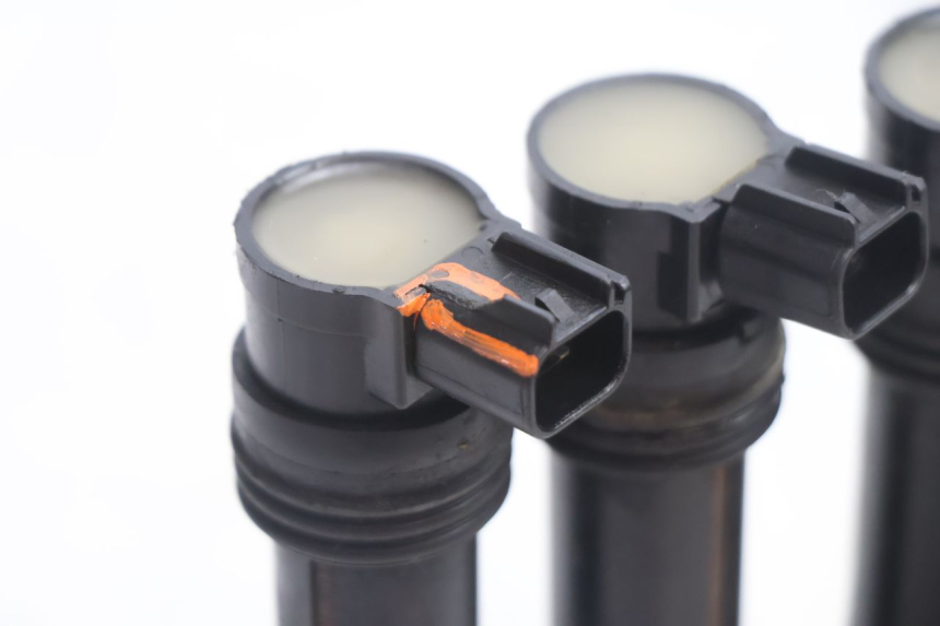 photo de IGNITION COIL KAWASAKI ZX-6R ZX6R 600 (2000 - 2002) - Technical close-up