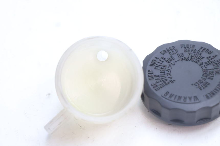 photo de BRAKE FLUID JAR KAWASAKI ER-6 ER6 N 650 (2005 - 2009) - Alternative perspective