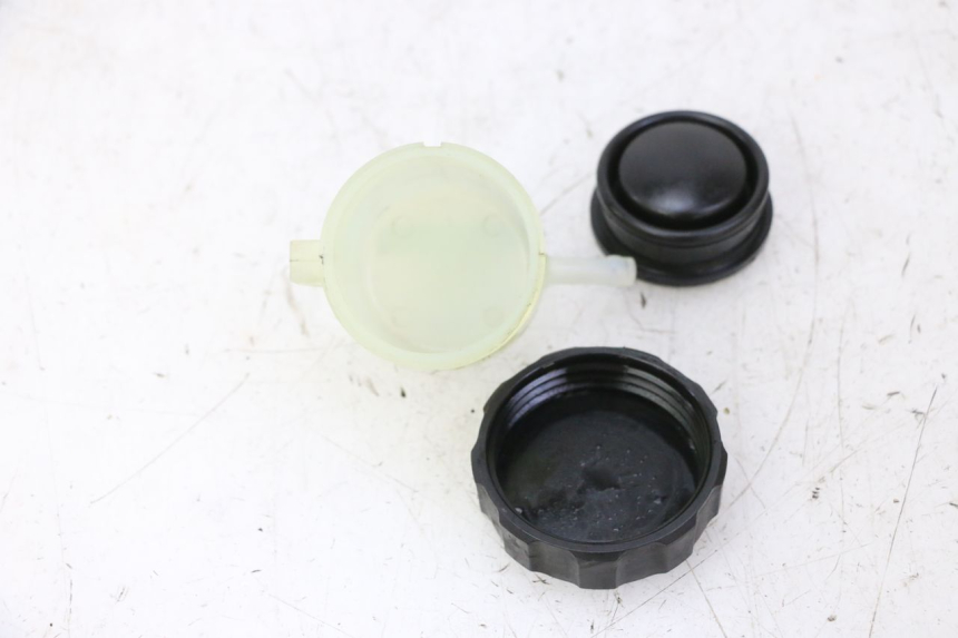 photo de BRAKE FLUID JAR YAMAHA FJR ABS 1300 (2006 - 2012) - Alternative perspective