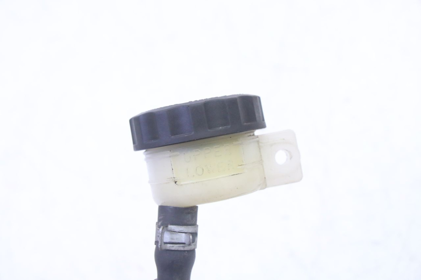 photo de BRAKE FLUID JAR TRIUMPH SPRINT 900 (1995 - 1998) - Zoom on usage condition