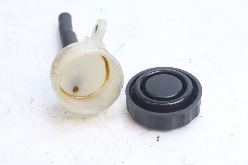 photo de BRAKE FLUID JAR DAELIM VJ ROADWIN 125 (2004 - 2007) - Alternative perspective