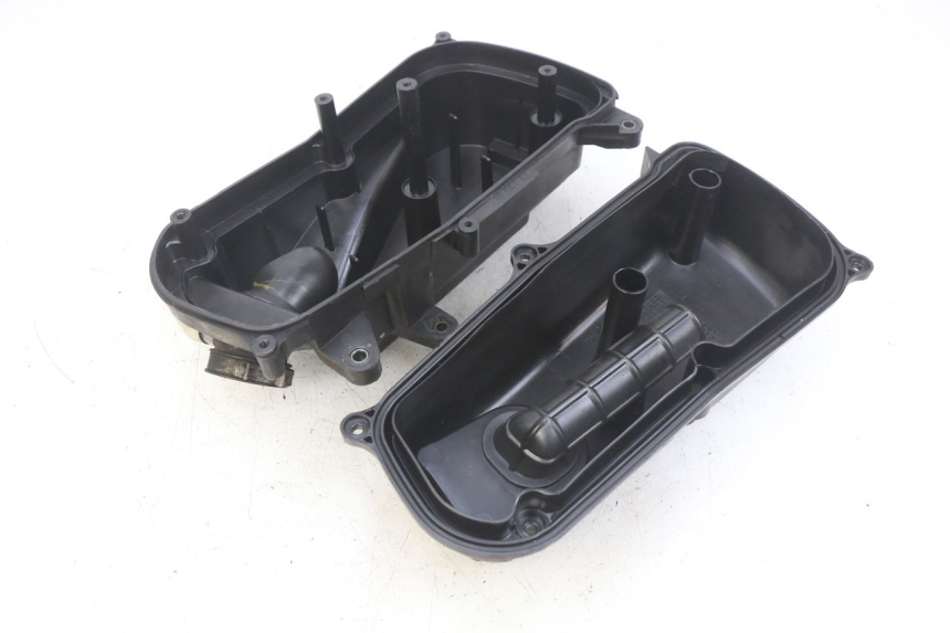 photo de AIR BOX HONDA FES PANTHEON 2T 125 (1998 - 2002) - Surface and material condition