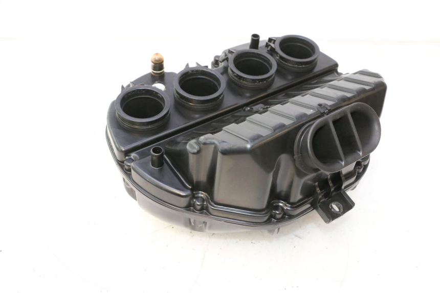 photo de AIR BOX SUZUKI GSR 600 (2005 - 2012) - Fixing points details