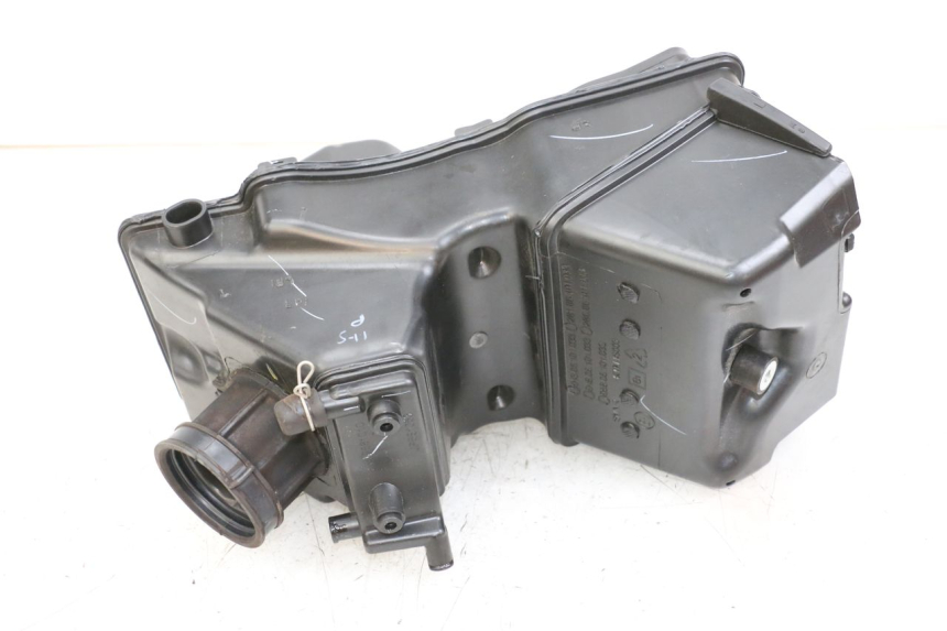 photo de AIR BOX HUSQVARNA SVARTPILEN 401 (2018 - 2023) - Fixing points details