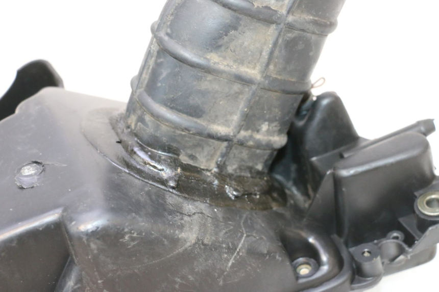 photo de AIR BOX KEEWAY MATRIX RX9 125 (2006 - 2007) - Fixing points details