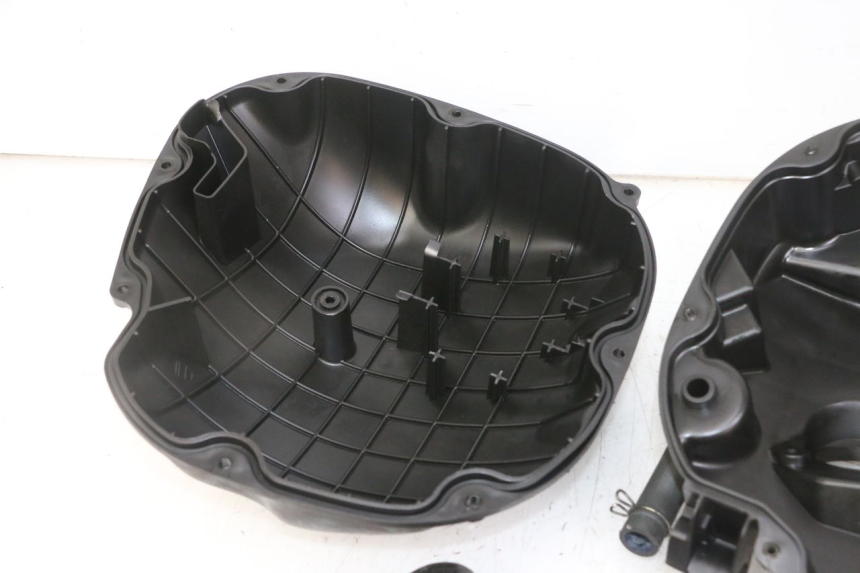 photo de AIR BOX HONDA NTV DEAUVILLE ABS 700 (2007 - 2016) - Surface and material condition