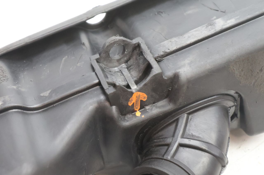photo de AIR BOX PIAGGIO VESPA PRIMAVERA 2T 50 (2013 - 2018) - Surface and material condition