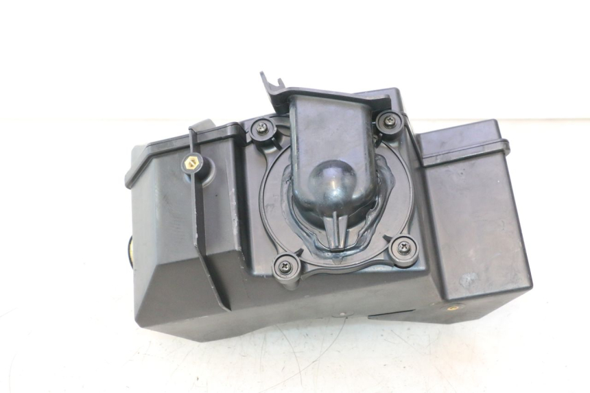 photo de AIR BOX DAELIM VJ ROADWIN 125 (2004 - 2007) - Fixing points details