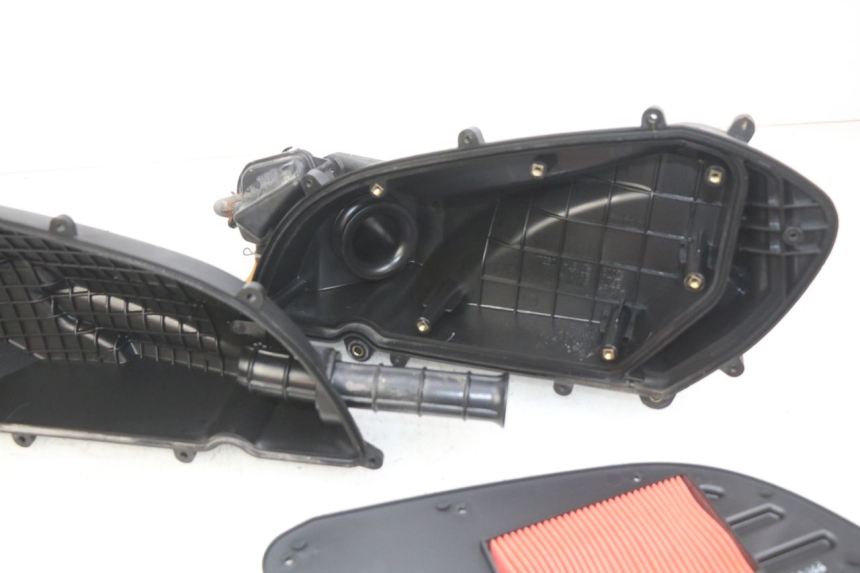 photo de AIR BOX KYMCO X-TOWN XTOWN 125 (2016 - 2021) - Fixing points details