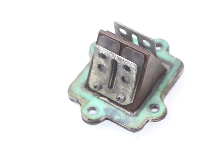 photo de INTAKE VALVE GENERIC CRACKER 50 (2005 - 2008) - Alternative perspective