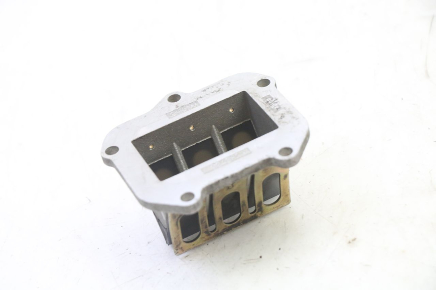 photo de INTAKE VALVE APRILIA ETX 125 (1998 - 2002) - Alternative perspective