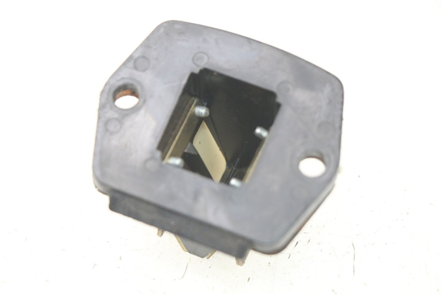 photo de REED VALVE ASSEMBLY PIAGGIO FLY 2T 50 (2004 - 2017) - Zoom on usage condition