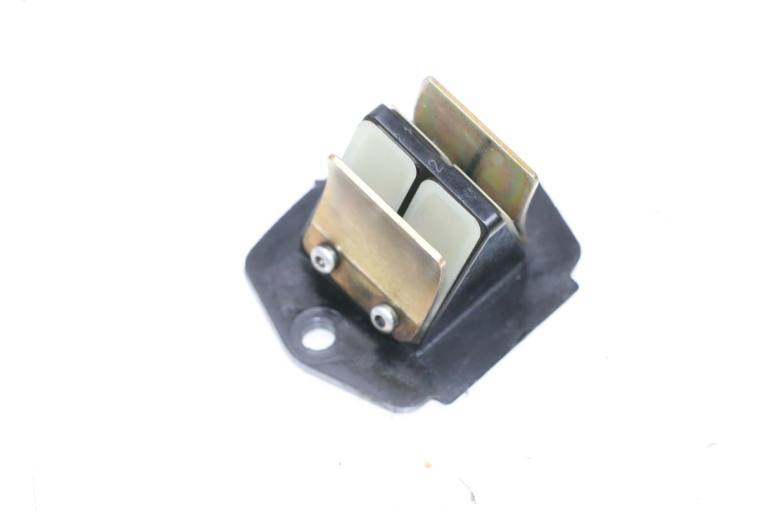 photo de INTAKE VALVE PIAGGIO NEW TYPHOON 50 (2018 - 2021) - Zoom on usage condition