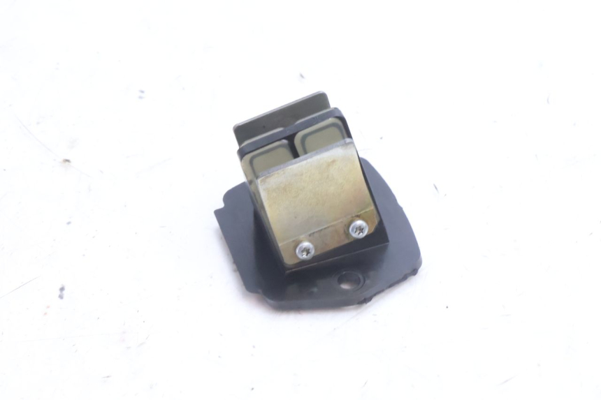 photo de INTAKE VALVE PIAGGIO NEW TYPHOON 50 (2018 - 2021) - Zoom on usage condition