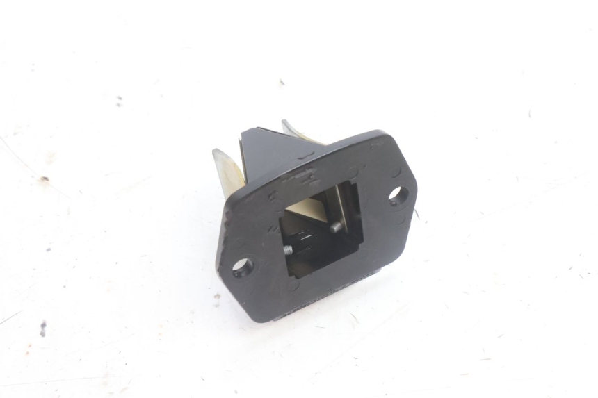 photo de INTAKE VALVE PIAGGIO NEW TYPHOON 50 (2018 - 2021) - Alternative perspective