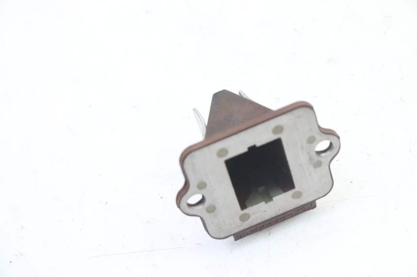photo de INTAKE VALVE PIAGGIO NRG POWER PUREJET 50 (2018 - 2021) - Zoom on usage condition