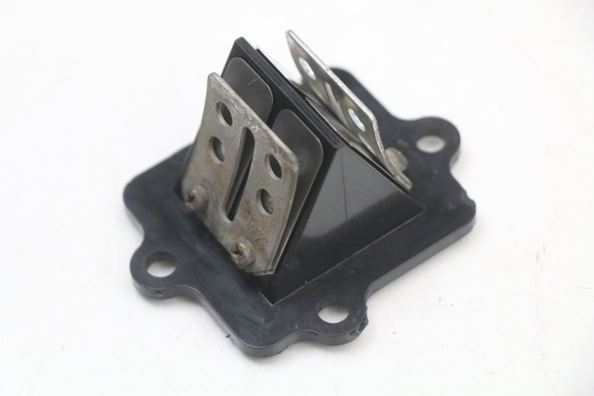 photo de INTAKE VALVE MBK OVETTO ONE 2T 50 (2013 - 2017) - Alternative perspective