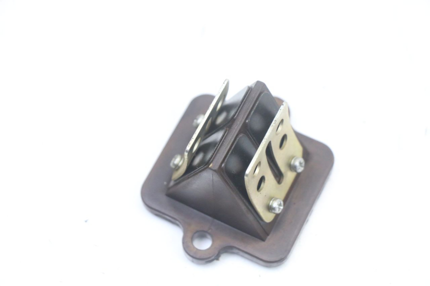 photo de INTAKE VALVE PEUGEOT LUDIX ONE 50 (2005 - 2008) - Technical close-up