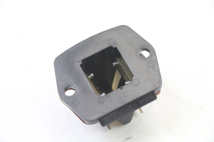 photo de REED VALVE ASSEMBLY PIAGGIO FLY 2T 50 (2004 - 2017) - Alternative perspective