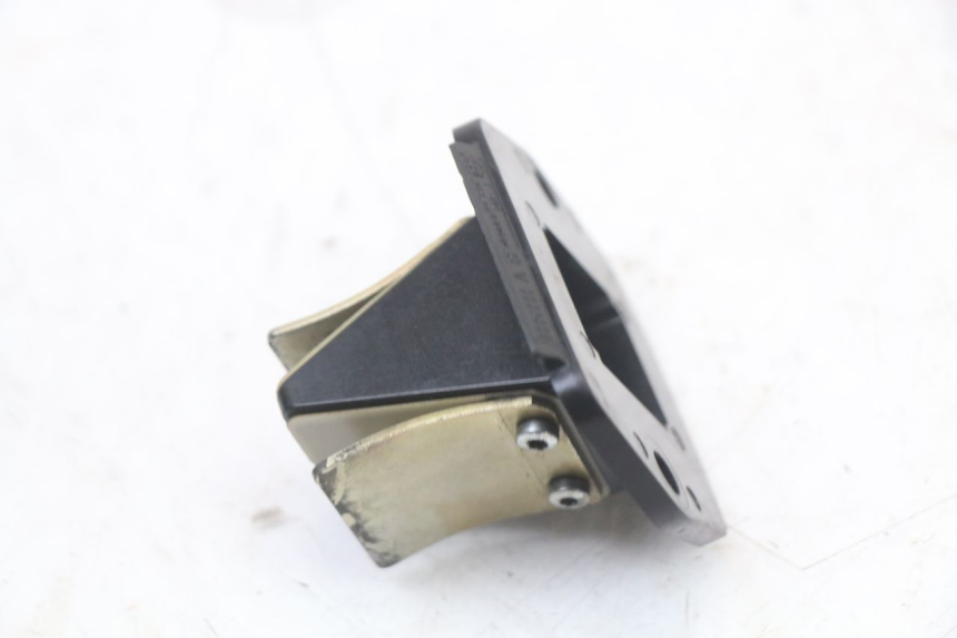 photo de REED VALVE ASSEMBLY PIAGGIO VESPA LX 2T 50 (2005 - 2013) - Alternative perspective