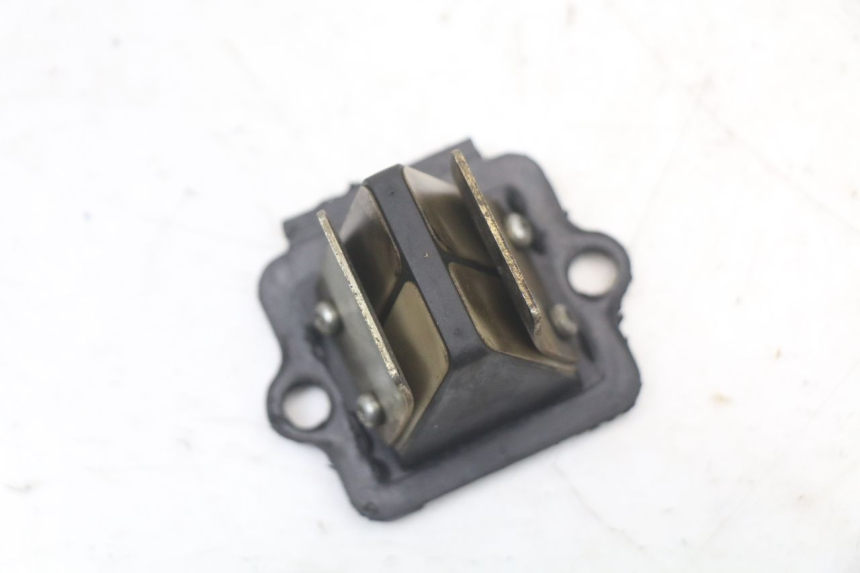 photo de INTAKE VALVE GILERA RUNNER LC 50 (1997 - 1998) - Component detail