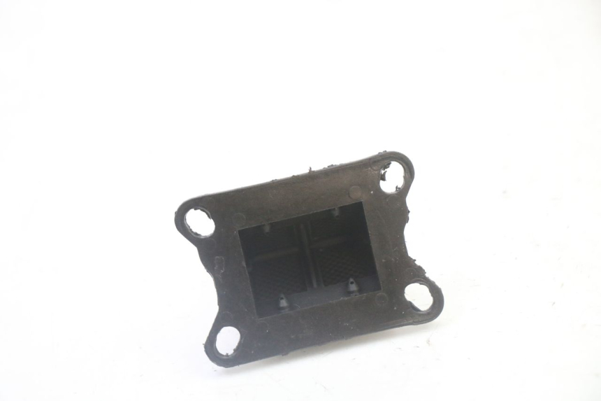 photo de INTAKE VALVE DERBI SENDA SM DRD 50 (2008 - 2013) - Technical close-up