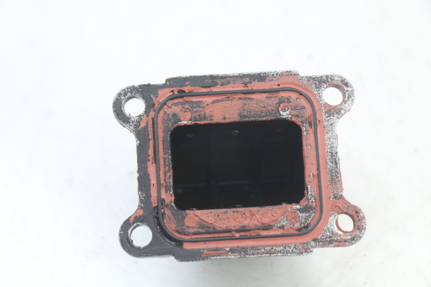 photo de INTAKE VALVE DERBI SENDA SM DRD X-TREME 50 (2011 - 2017) - Zoom on usage condition