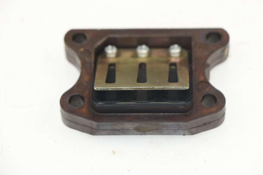 photo de INTAKE VALVE PEUGEOT SPEEDFIGHT 2 AC 50 (2000 - 2009) - Zoom on usage condition