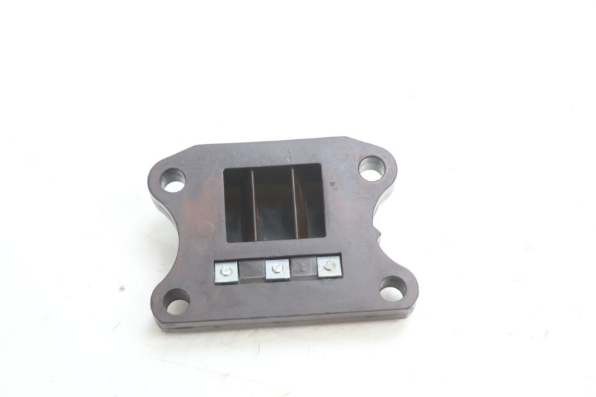 photo de INTAKE VALVE PEUGEOT SPEEDFIGHT 2 AC 50 (2000 - 2009) - Zoom on usage condition