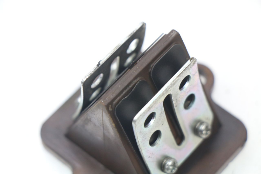 photo de INTAKE VALVE PEUGEOT SPEEDFIGHT 3 AIR 50 (2009 - 2015) - Zoom on usage condition