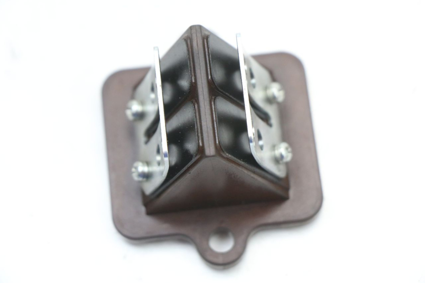 photo de INTAKE VALVE PEUGEOT STREETZONE I 2T 50 (2018 - 2020) - Technical close-up