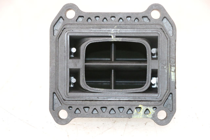 photo de INTAKE VALVE HUSABERG TE 250 (2011 - 2014) - Technical close-up