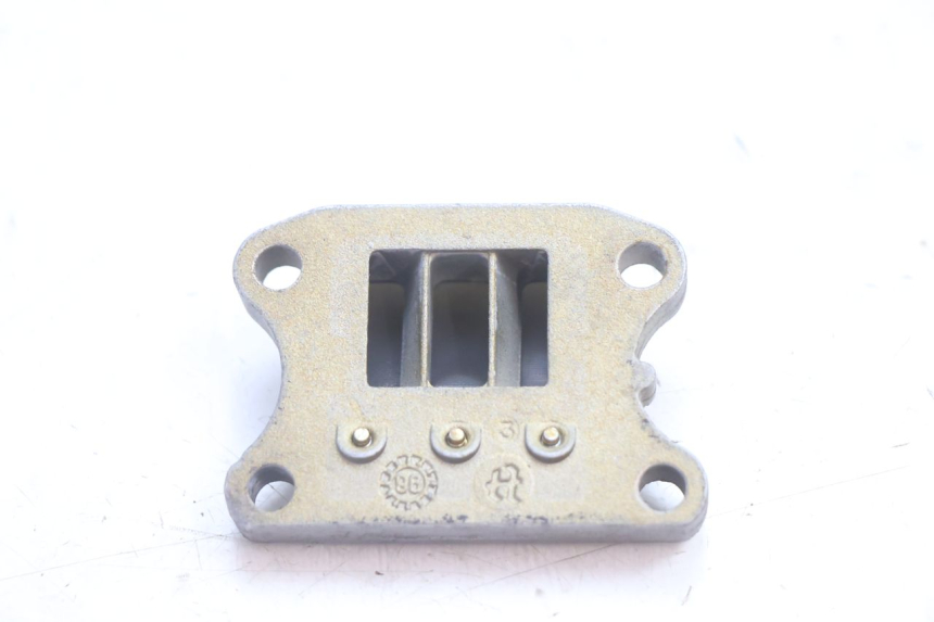 photo de INTAKE VALVE PEUGEOT TREKKER 50 (1995 - 2004) - Zoom on usage condition