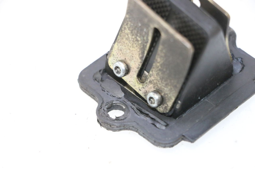 photo de INTAKE VALVE PIAGGIO TYPHOON 50 (2000 - 2009) - Zoom on usage condition