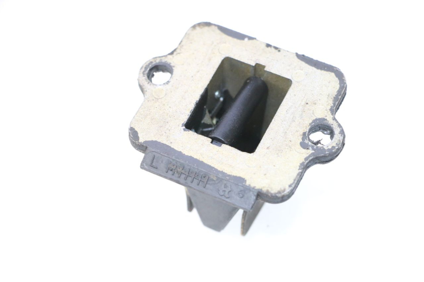 photo de INTAKE VALVE PIAGGIO TYPHOON 50 (2000 - 2009) - Technical close-up