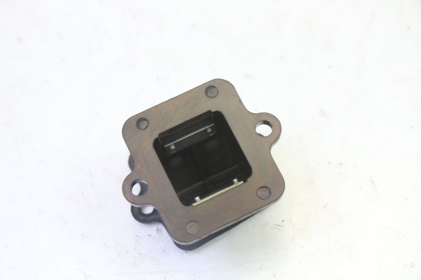 photo de INTAKE VALVE PEUGEOT VIVACITY NEW 2T 50 (2008 - 2017) - Alternative perspective